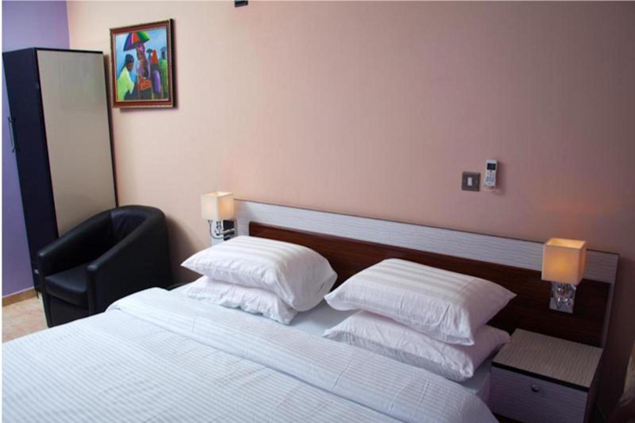 Milestone Hotel Ogombo Экстерьер фото