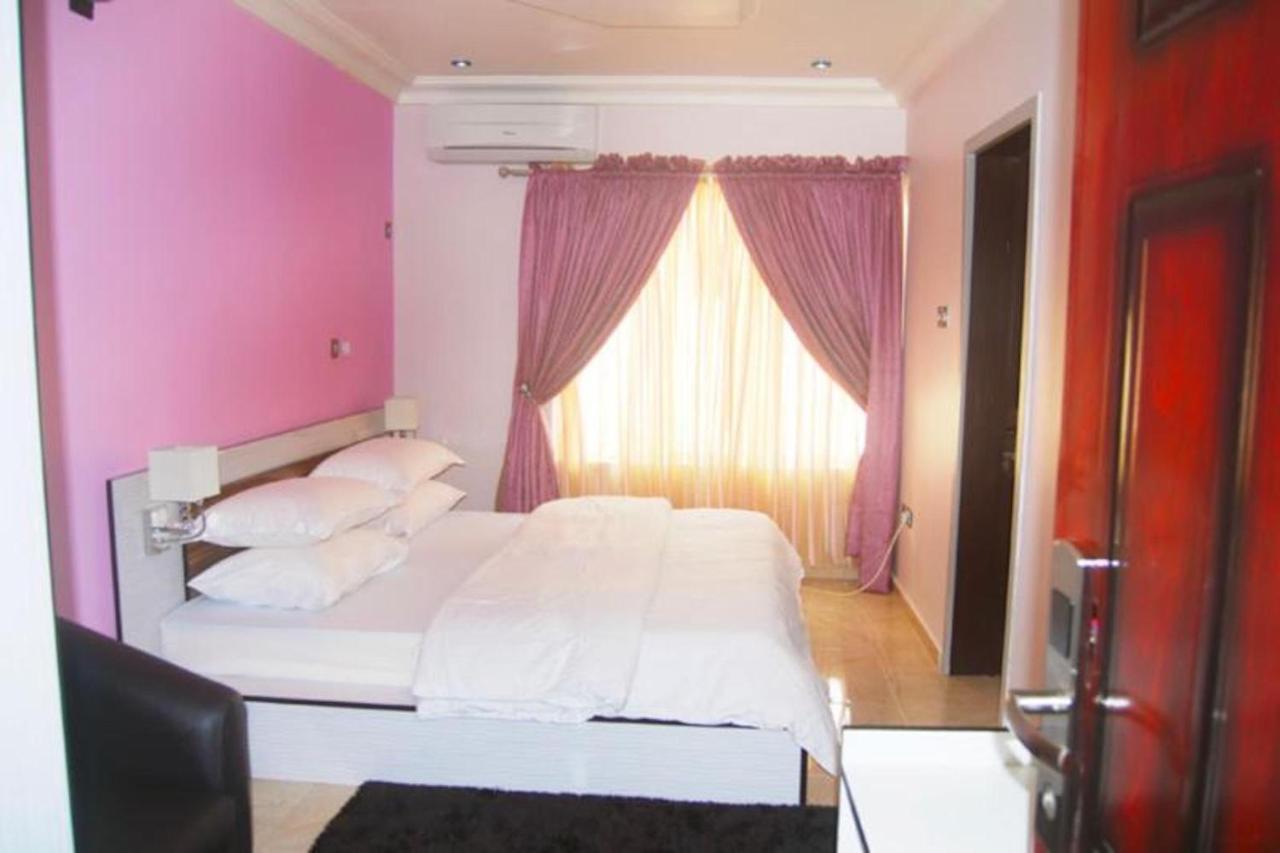 Milestone Hotel Ogombo Экстерьер фото
