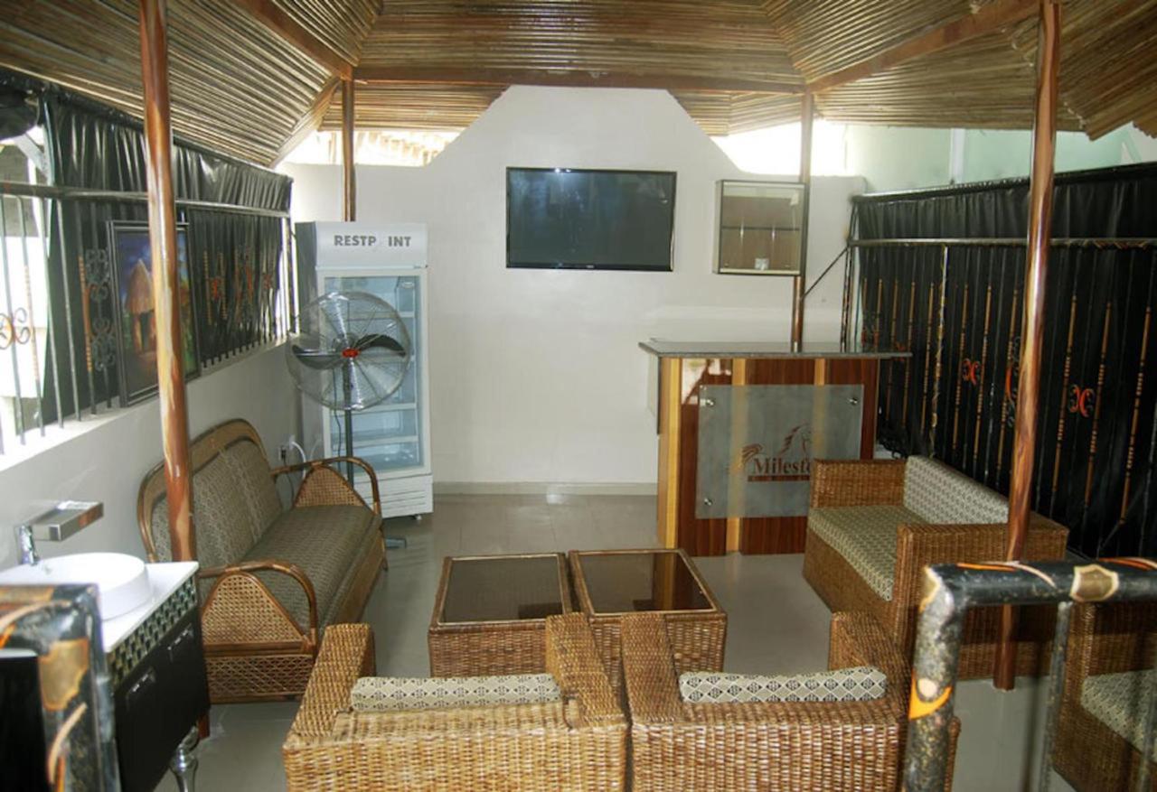 Milestone Hotel Ogombo Экстерьер фото